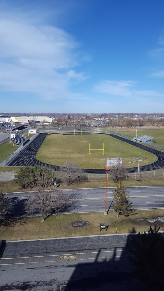 M Buffalo 3* Cheektowaga