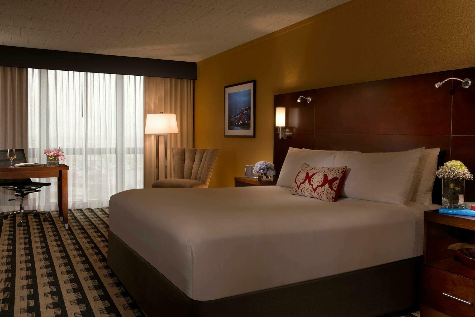 M Buffalo Hotel