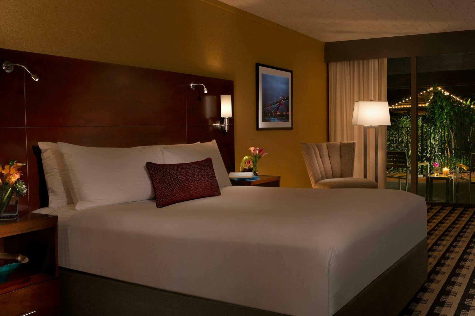 Hotel M Buffalo Cheektowaga
